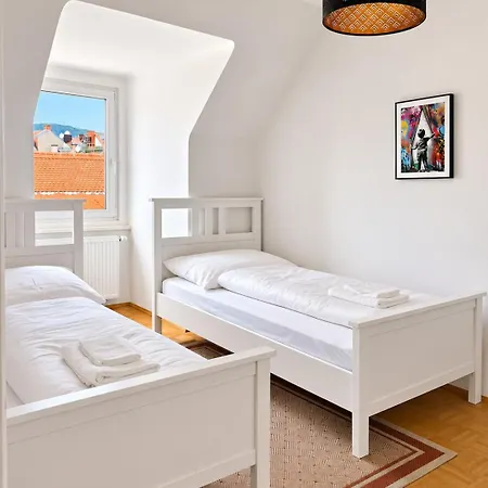 Homes - Centre *